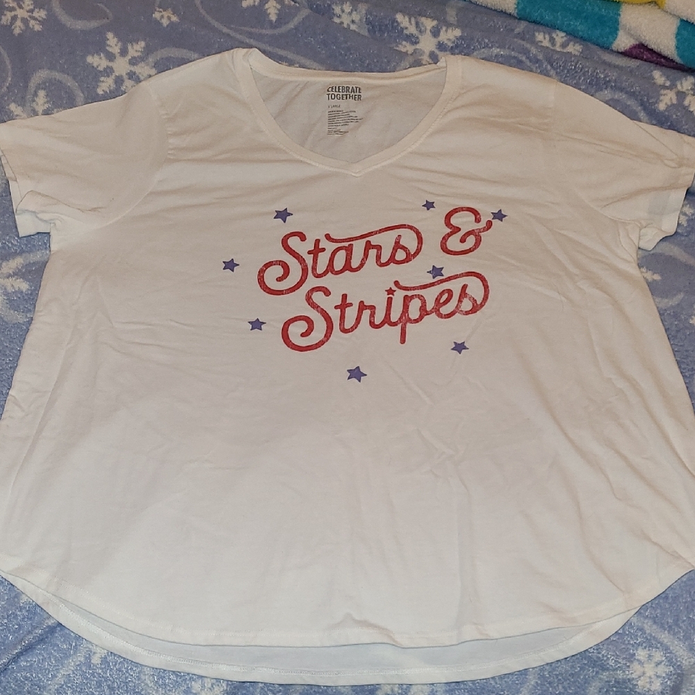 Gildan White and Red Graphic Short Sleeve T-Shirt